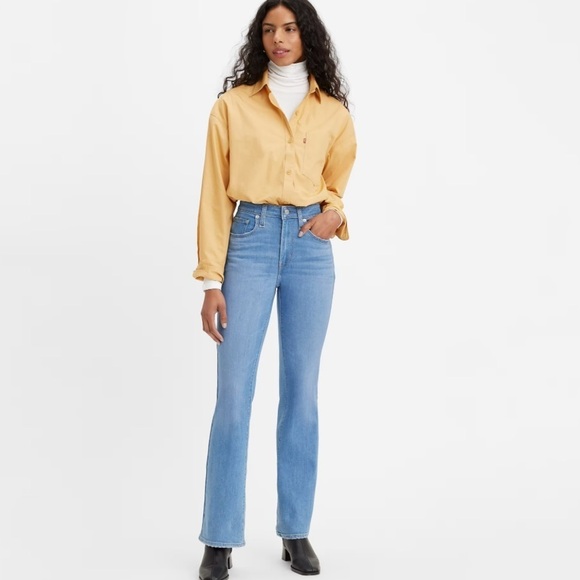 725 HIGH RISE BOOTCUT WOMEN'S JEANS Zip Fly Light Wash Size (2) 26”X30” - Picture 14 of 15